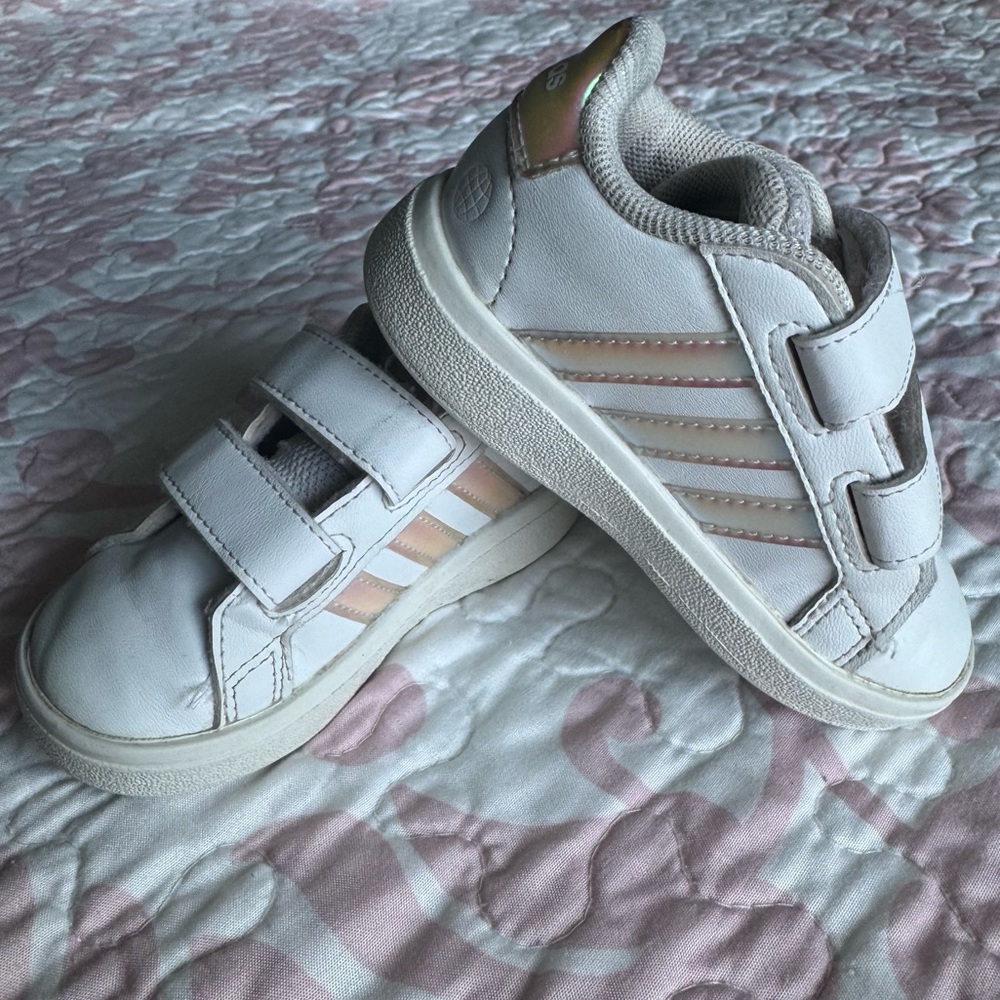 Adidas Baby toddler White and iridescent Sneakers Grand Court 2.0 CFI size 5